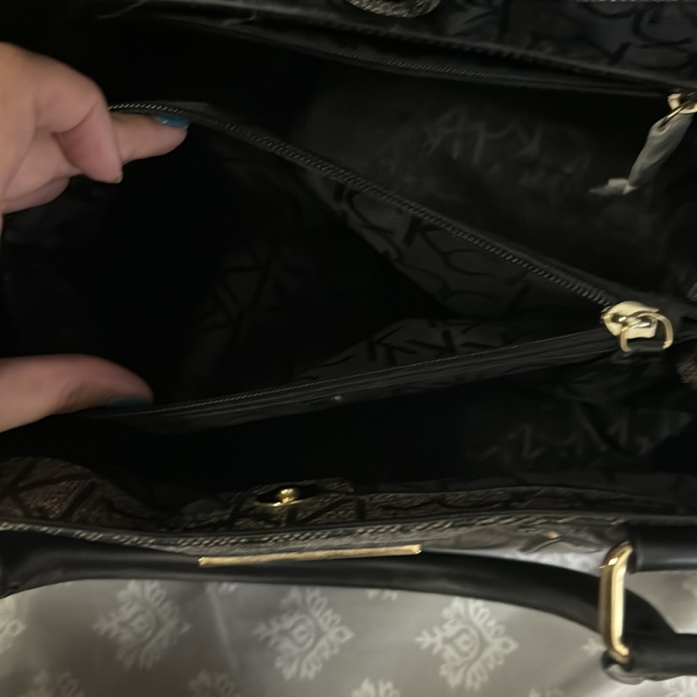 Calvin Klein purse - Picture 6 of 11